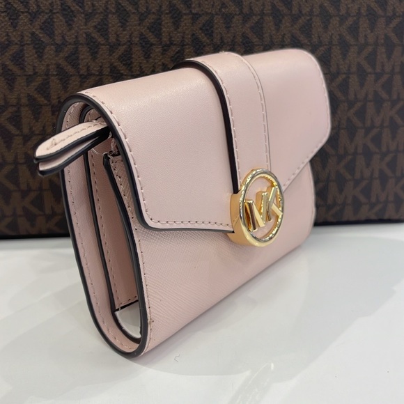 MICHAEL KORS
Carmen Medium Faux Leather Wallet
Powder Blush 
NWT - Picture 2 of 16